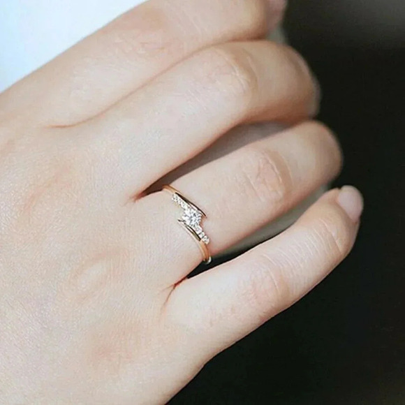 18k Gold Dainty Diamond Ring Band - Picture 3 of 3